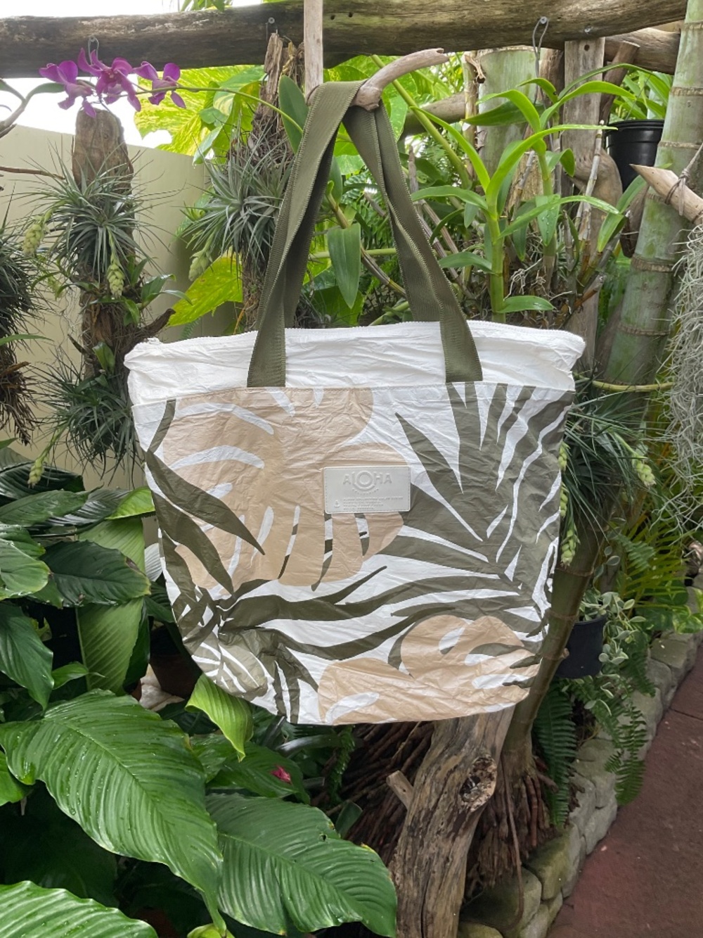Aloha Collection Shoulder Bag - Picture 6 of 7